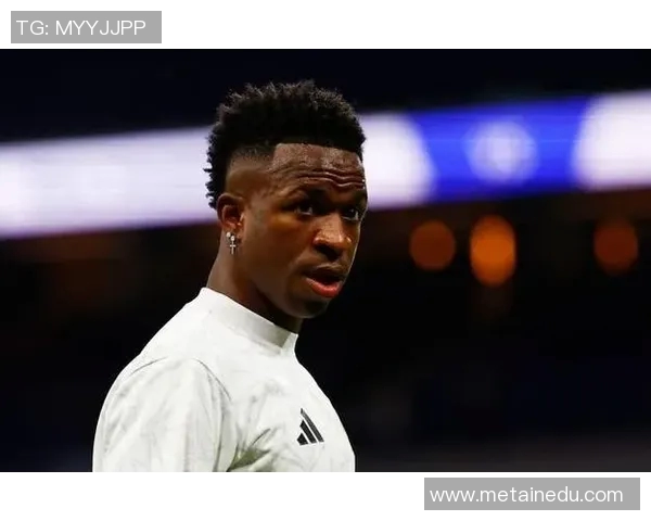 加维领衔球队崛起新篇章展现年轻球员的无限潜力与未来希望